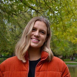 Meet your Posher, Joanie